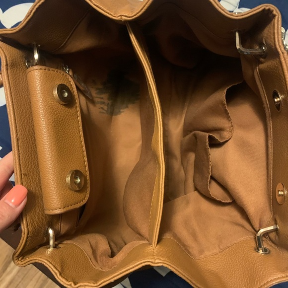Dark Tan Guess Bag - Picture 3 of 3